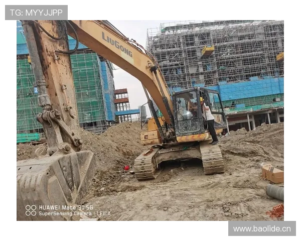 挖掘机5G基站偏远地区地基挖掘